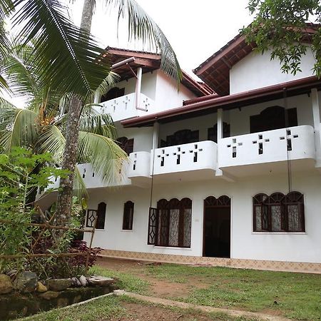 Rainbow Guest House Mirissa Exterior photo