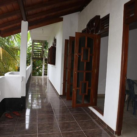 Rainbow Guest House Mirissa Exterior photo