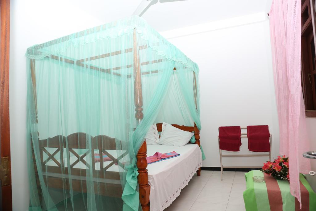 Rainbow Guest House Mirissa Room photo