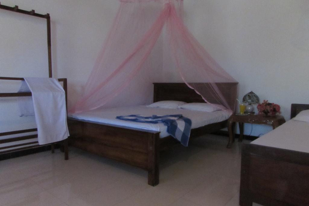 Rainbow Guest House Mirissa Exterior photo